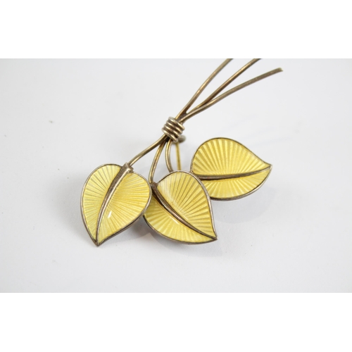 216 - Silver enamel leaf brooch (8g)