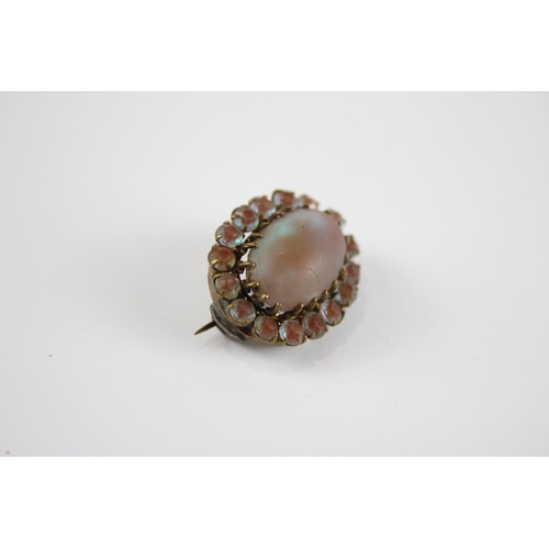 239 - Antique Moonstone brooch (4g)