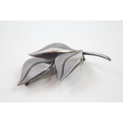 240 - Silver modernist leaf brooch by Danish maker SCF (15g)