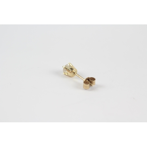 25 - 12ct Gold Solitaire Diamond Paired Stud Earrings (0.65g)