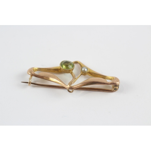 27 - 15Ct Gold Antique Peridot & Split Pearl Brooch, Hallmarked Chester (2.1g)