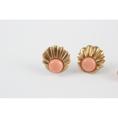 37 - 2 X 9ct Gold Coral Earrings (2.6g)