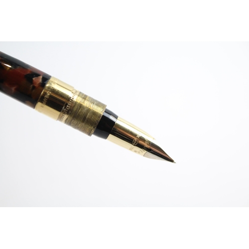 446 - Sheaffer Crest Brown Lacquer Fountain Pen w/ 18ct Gold Nib, Gold Plated Cap