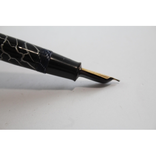 460 - Vintage CONWAY STEWART 60 Black FOUNTAIN PEN w/ 14ct Gold Nib WRITING