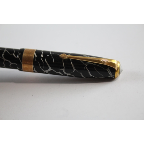 460 - Vintage CONWAY STEWART 60 Black FOUNTAIN PEN w/ 14ct Gold Nib WRITING