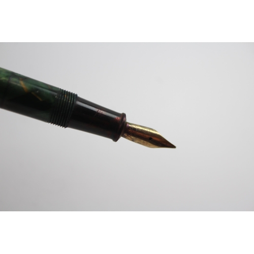 464 - Vintage CONWAY STEWART Green Fountain Pen w/ 14ct Gold Nib WRITING