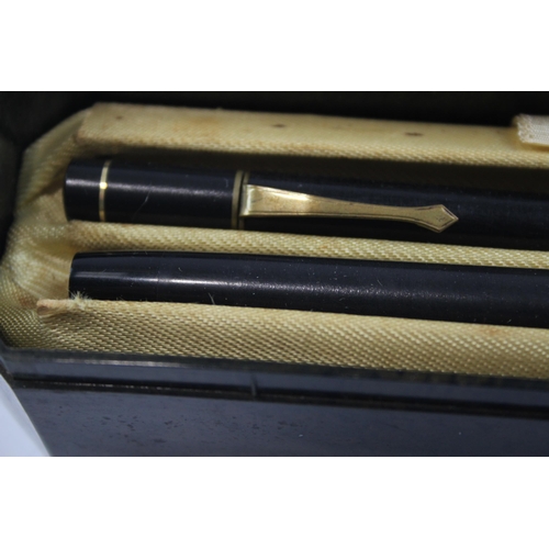 466 - Vintage Wyvern No.600 Black Fountain Pen w/ 14ct Gold Nib WRITING Bakelite Case