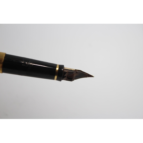 468 - Vintage Parker 75 Gold Plated Fountain Pen w/ 14ct Gold Nib WRITING (17g)