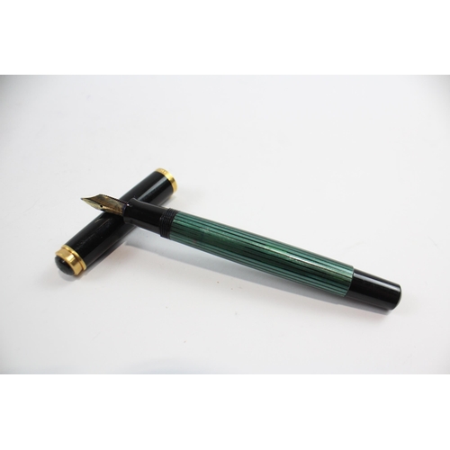 476 - Vintage Pelikan M400 Black & Green Fountain Pen w/ 14ct Gold Nib WRITING