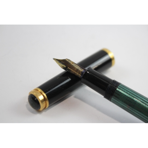 476 - Vintage Pelikan M400 Black & Green Fountain Pen w/ 14ct Gold Nib WRITING