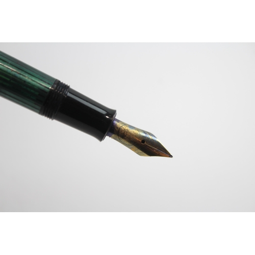 476 - Vintage Pelikan M400 Black & Green Fountain Pen w/ 14ct Gold Nib WRITING