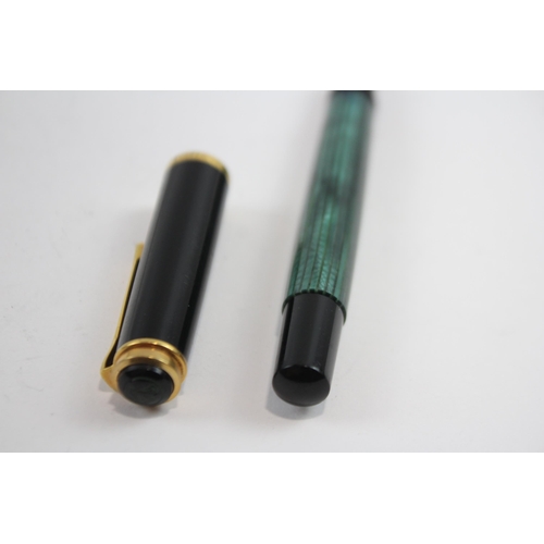 476 - Vintage Pelikan M400 Black & Green Fountain Pen w/ 14ct Gold Nib WRITING