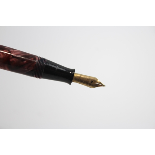 479 - Vintage De La Rue Onoto Junior Burgundy Fountain Pen w/ 14ct Gold Nib WRITING