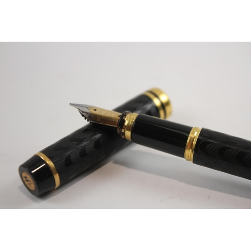 486 - Waterman Ideal Black Fountain Pen w/ 18ct Gold Nib WRITING