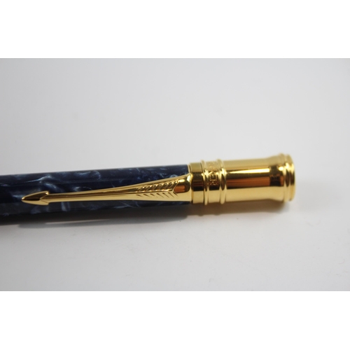 498 - Parker Duofold Navy Lacquer Fountain Pen w/ 18ct Gold Nib, Ballpoint Etc