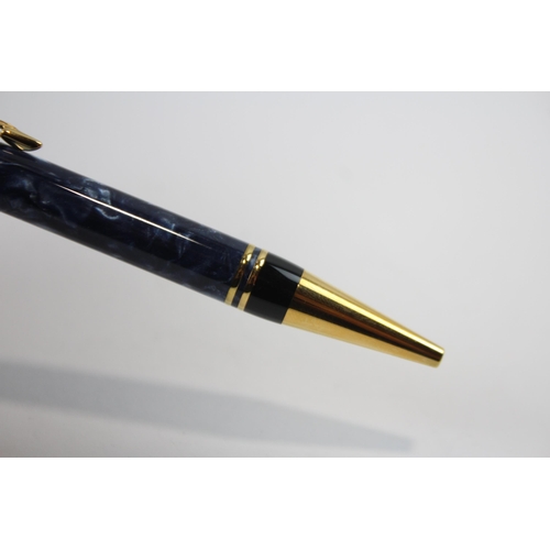 498 - Parker Duofold Navy Lacquer Fountain Pen w/ 18ct Gold Nib, Ballpoint Etc