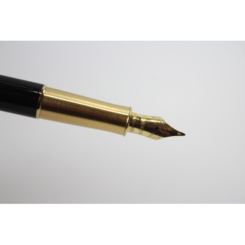 499 - Parker Sonnet Black Lacquer Fountain Pen w/ 18ct Gold Nib WRITING