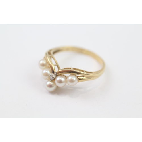 63 - 14ct Gold Diamond & Cultured Pearl Chevron Ring (2.7g) Size  P