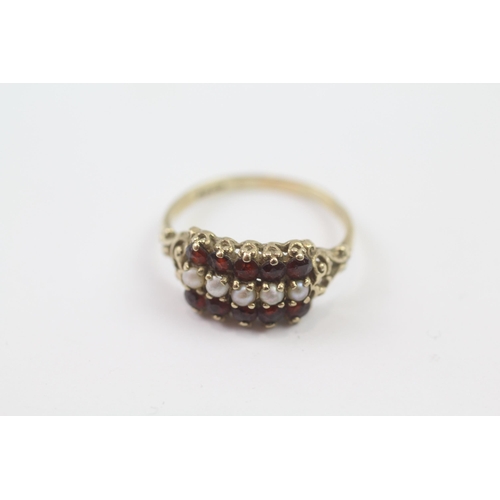 81 - 9ct Gold Garnet & Cultured Pearl Three Row Ring (2.2g) Size  P