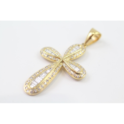 87 - 18ct Gold Diamond Cross Pendant (5.9g)