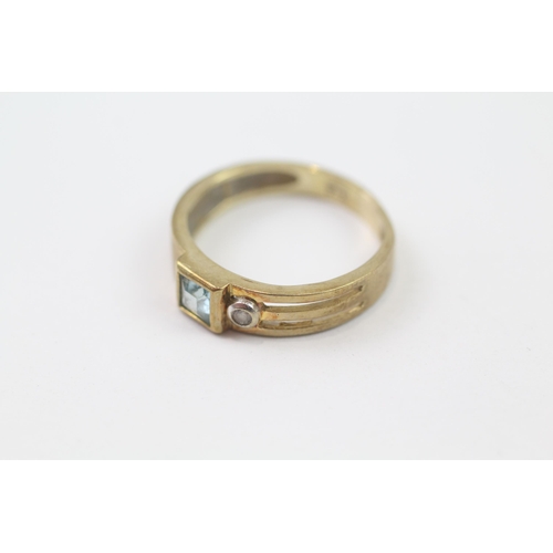 94 - 9ct Gold Blue Topaz & Clear Gemstone Two Stone Ring (2.7g) Size  O