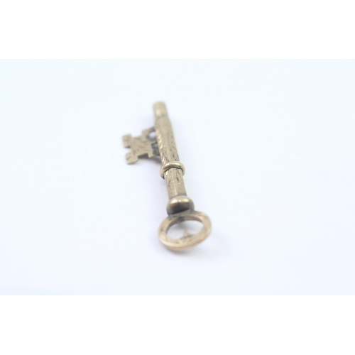 113 - 9ct Gold Antique Key Shaped Watch Key Fob (1.3g)