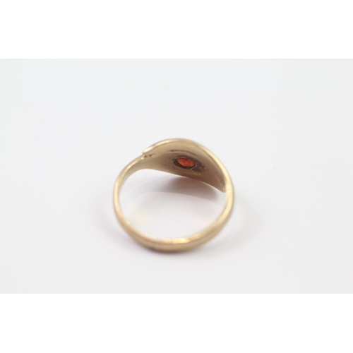 121 - 9ct Gold Antique Garnet Set Snake Ring (2.7g) Size  J