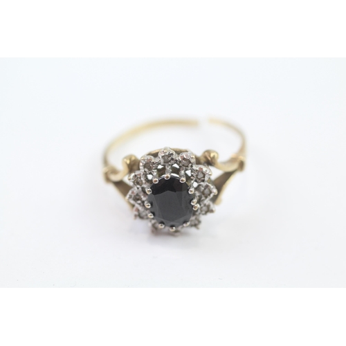 128 - 9ct Gold Vintage Diamond And Sapphire Set Cluster Ring (3.2g) Size  S