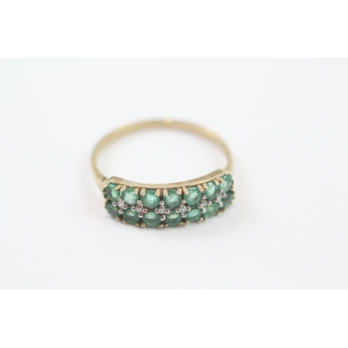 132 - 9ct Gold Vintage Emerald And White Gemstone Set Double Row Half Hoop Eternity Ring (1.7g) Size  P