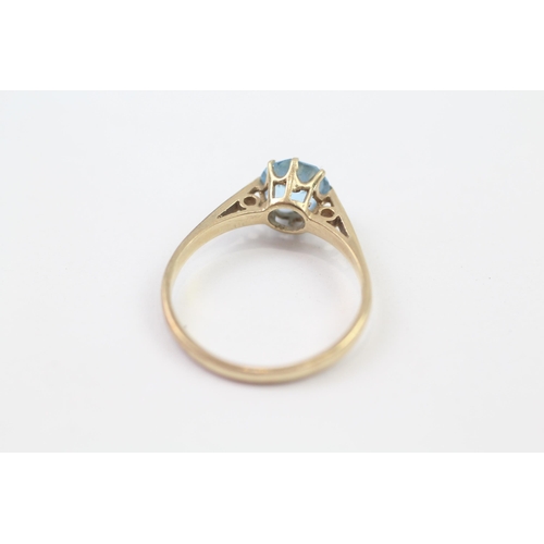 136 - 9ct Gold Vintage Blue Paste Set Solitaire Ring (2g) Size  P