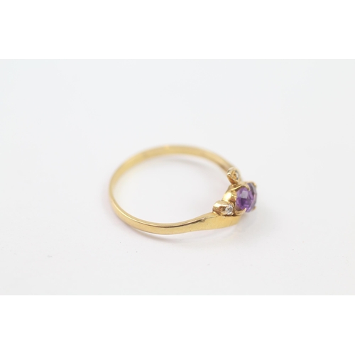 139 - 14ct Gold Vintage Amethyst And White Gemstone Set Dress Ring (1.5g) Size  P 1/2