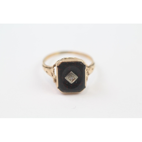 143 - 10ct Gold Vintage Bloodstone And Diamond Set Ring (2.4g) Size  O 1/2