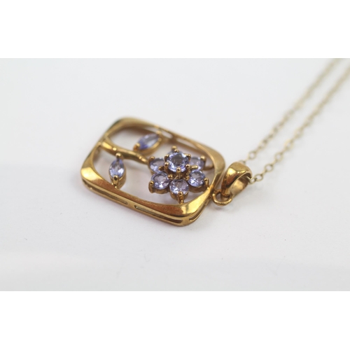 151 - 9ct Gold Vintage Tanzanite Floral Pendant Necklace (2.6g)