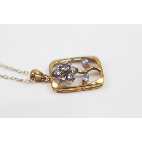 151 - 9ct Gold Vintage Tanzanite Floral Pendant Necklace (2.6g)