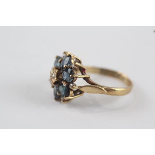 204 - 9ct gold vintage diamond & teal sapphire floral dress ring (3.8g) Size  O