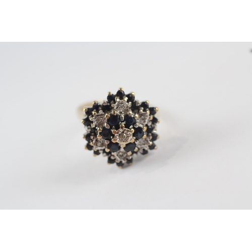 205 - 9ct gold vintage diamond & sapphire cluster ring (5.9g) Size  P