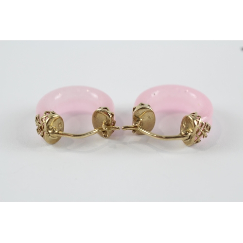 210 - 9ct gold vintage rose quartz hoop earrings (4.9g)