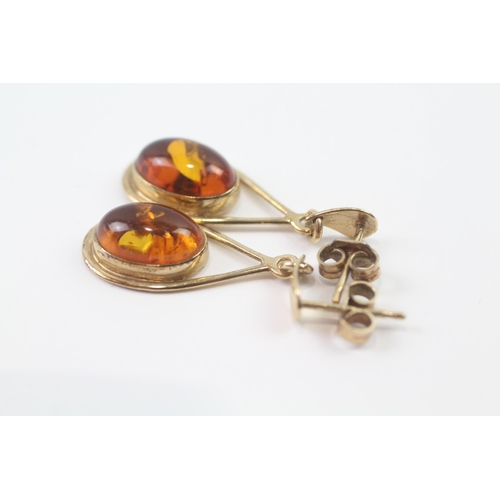 240 - 9ct gold vintage baltic amber set drop earrings (3.4g)