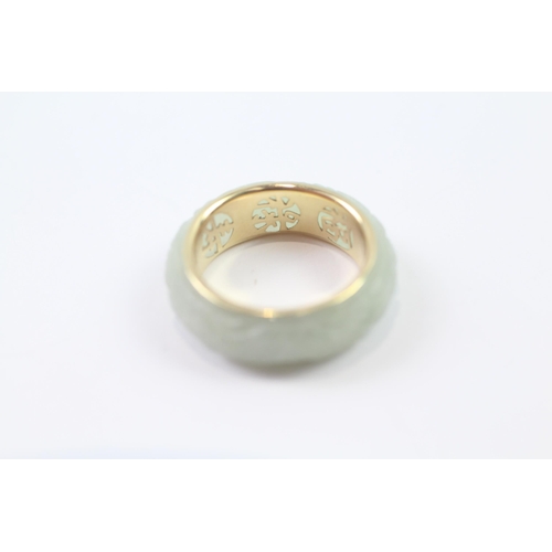 248 - 14ct gold lined vintage carved jade holo ring (4.6g) Size  P