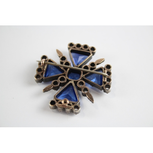 282 - Silver antique paste cross brooch with gilt back (15g)