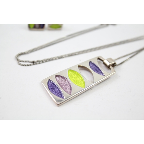 307 - Silver enamel jewellery set by maker Malcolm Gray (12g)