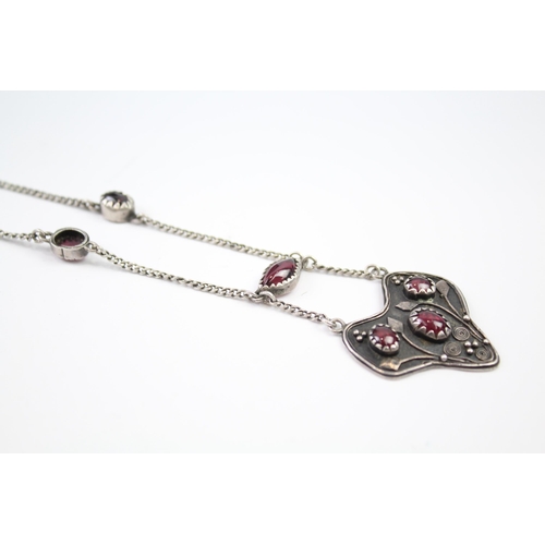 310 - Silver Garnet lavalliere necklace (11g)