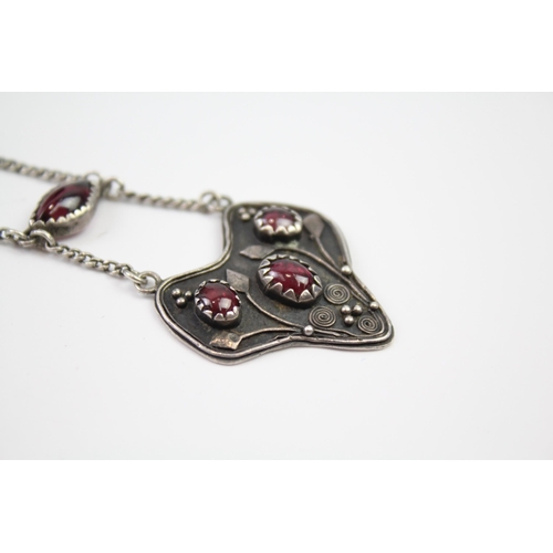 310 - Silver Garnet lavalliere necklace (11g)