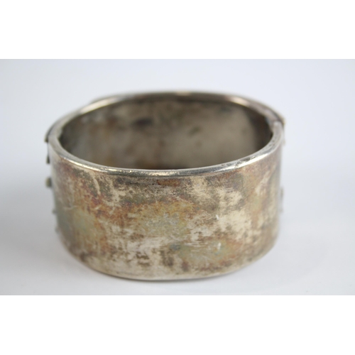 317 - Silver antique buckle design bangle (57g)