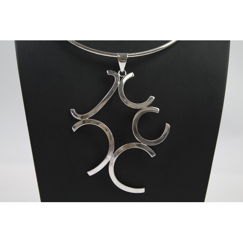 330 - Silver modernist torque necklace with pendant (47g)