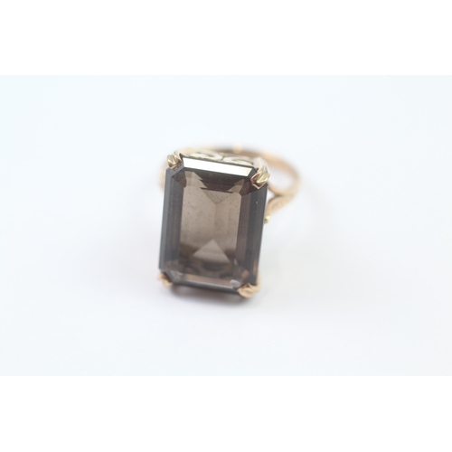 72 - 9ct Gold Vintage Smokey Quartz Statement Ring (6.7g) Size  O