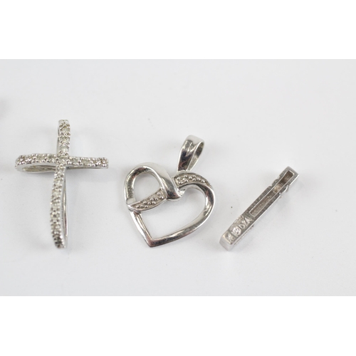 77 - 4 X 9ct White Gold Diamond Pendants Inc. Heart, Cross, Bar (3g)