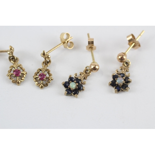 83 - 2 X 9ct Gold Gemstone Cluster Earrings Inc. Ruby, Sapphire & Opal (1.7g)