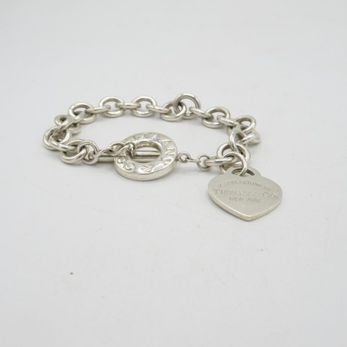 316 - Silver bracelet with heart tag by designer Tiffany & Co (40g)