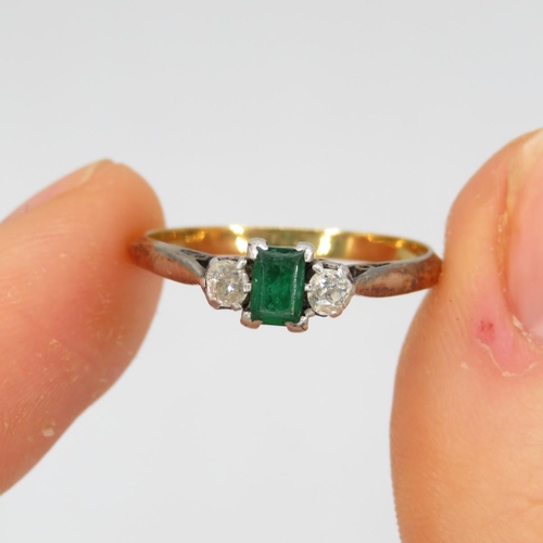 52 - 18ct Gold Antique Emerald & Diamond Trilogy Ring (2.1g) Size  N